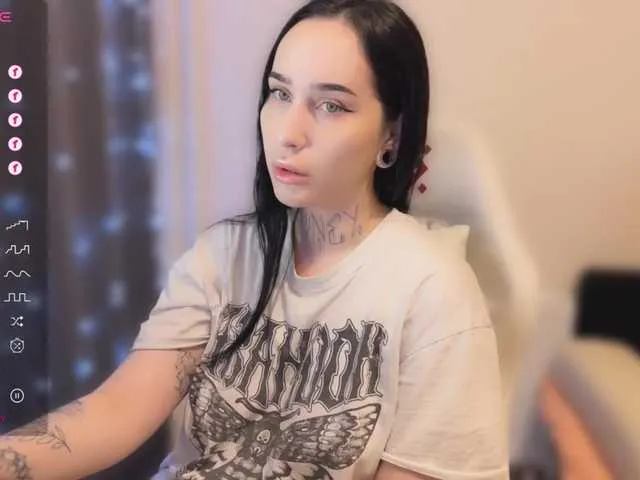 Offline PinkyNastyx on BongaCams