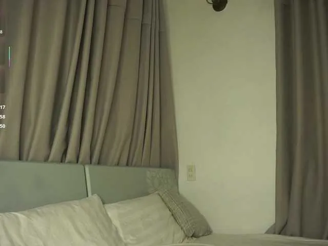 Freechat PLUXURY- on BongaCams