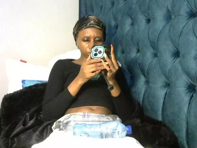 Offline Quinbeib on BongaCams