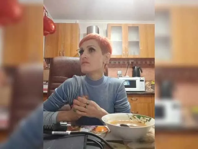 Offline Raisin on BongaCams