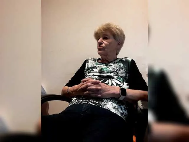 Offline Reife-dame on BongaCams