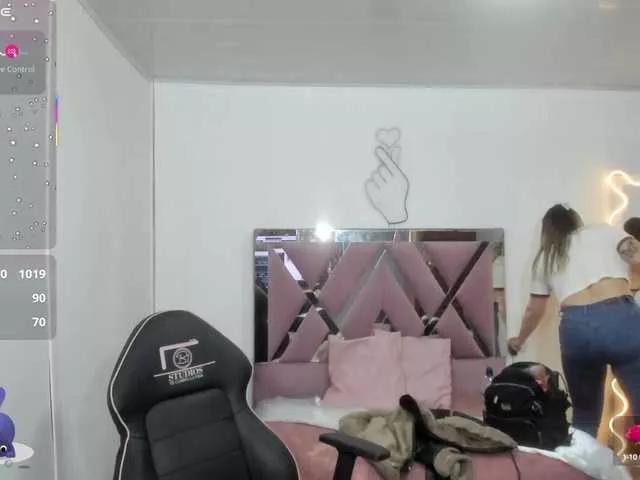 SAAYA-TAY from BongaCams