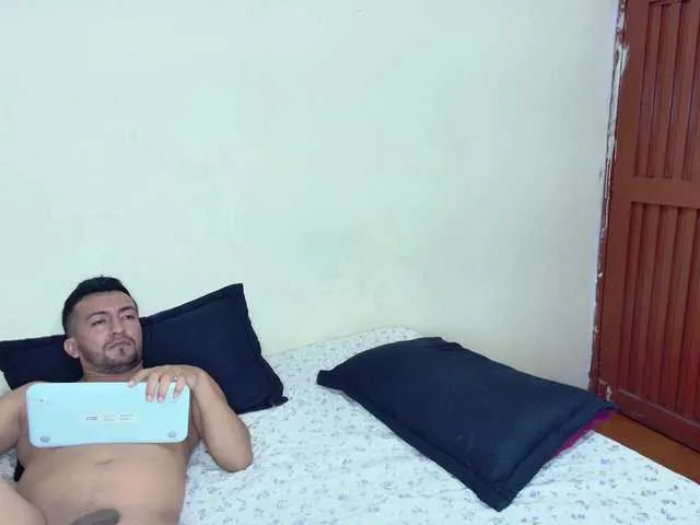 Offline Sean-pierre on BongaCams