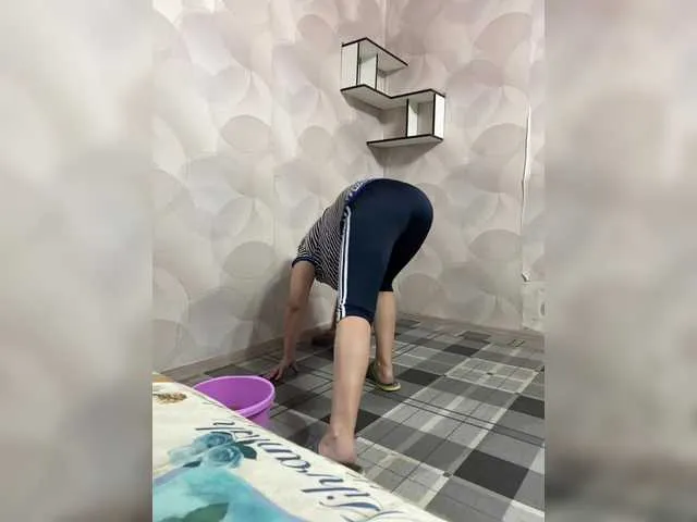 BongaCams Sexi45 is Freechat Sexi45 — big dick, big wallet, big eyes