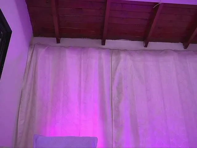 Offline sexy-danna on BongaCams