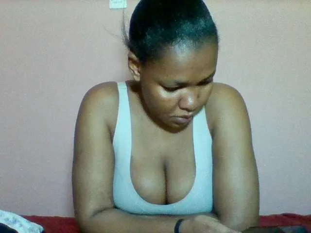 Sexyapple2002 on BongaCams