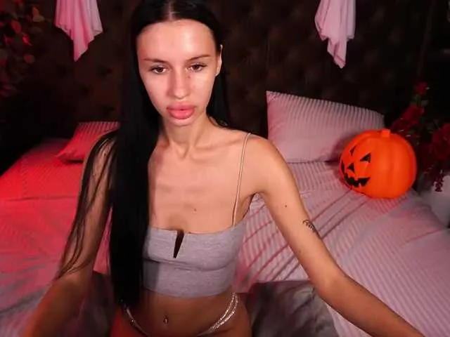 Offline SnowWhiteee on BongaCams