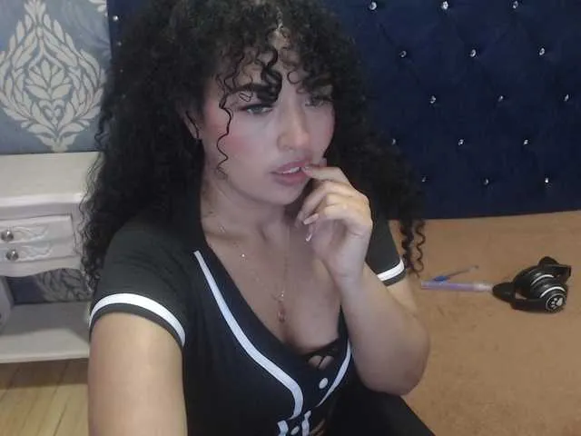 Freechat sofiacowperx on BongaCams