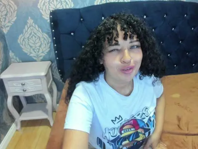 Freechat sofiacowperx on BongaCams