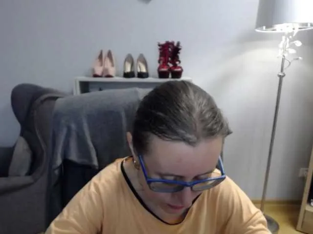 Offline sparkleLizzy on BongaCams