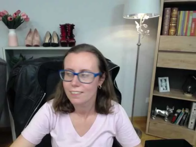 Offline sparkleLizzy on BongaCams