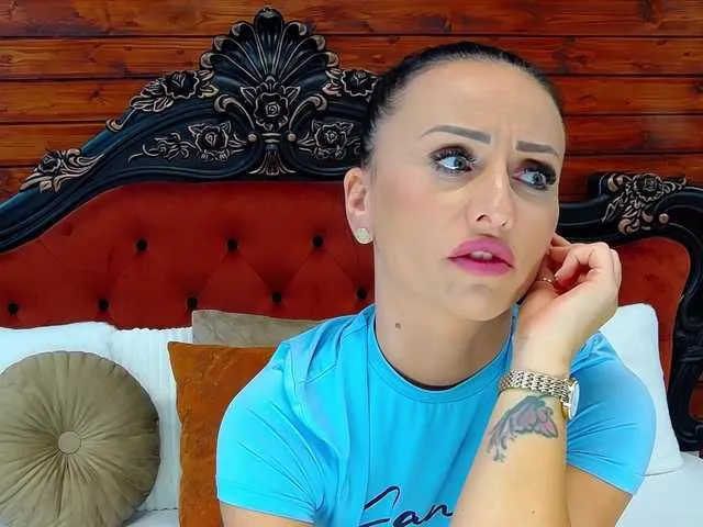 Offline SuzanneKerr on BongaCams