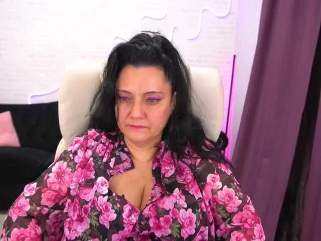 ValeryRosseee — Confidence whispered, not shouted.
A man who looks, understands, and makes me feel seen.
A calm voice, a bold mind --- that's real chemistry 