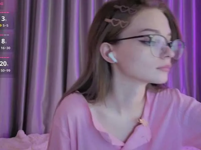 Offline vialeta-baby on BongaCams