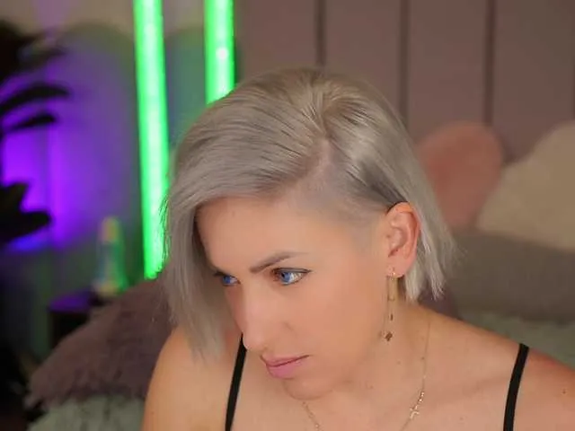 VickySecret — Men that know what they want and are not afraid to tell it. I like to dominate the sexual relation between me and my partner, but I also like to know what he likes.