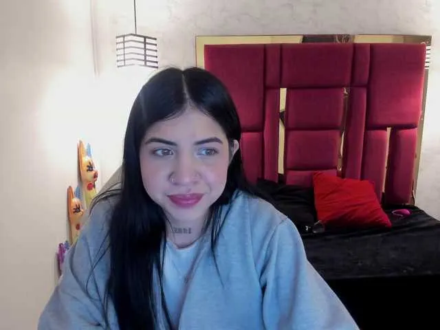 Offline violetsmith on BongaCams