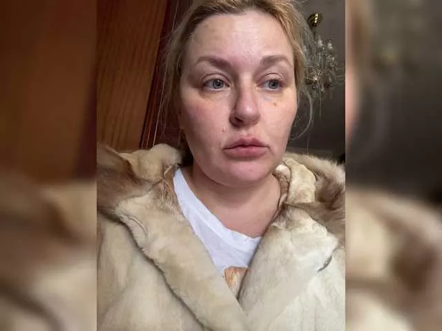 Offline WifeyNusha on BongaCams