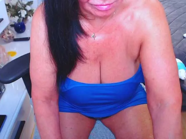 Offline xMatureDesire on BongaCams