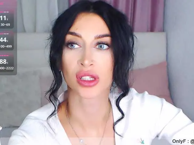 Offline YaninReyes on BongaCams