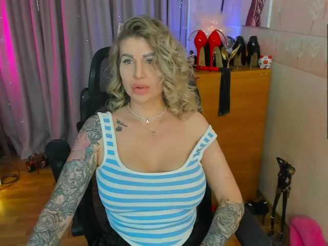 Offline your-amazon4rever-wild on BongaCams