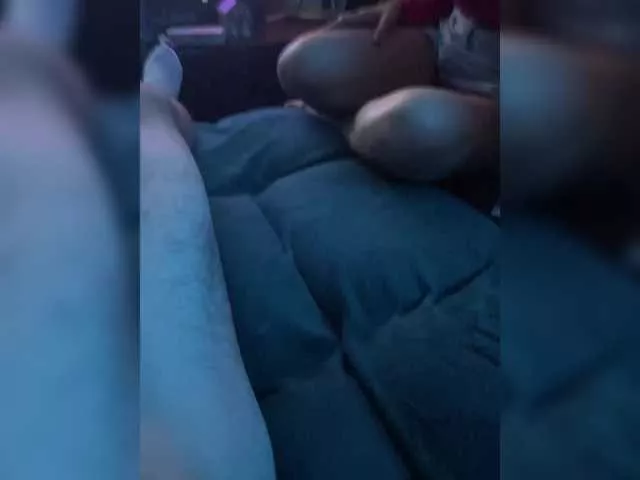 Offline YuGoVi on BongaCams