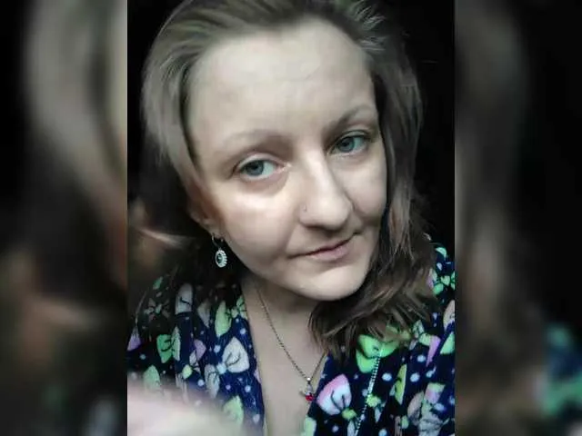 Freechat Zarevna on BongaCams