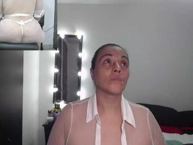 Offline zoedoll on BongaCams