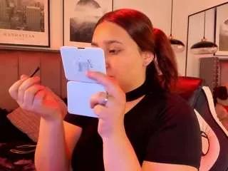 alaia-cute from CamSoda