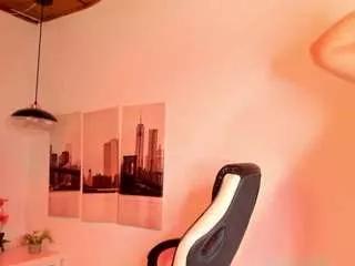 alaia-cute from CamSoda