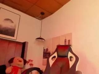 alaia-cute from CamSoda