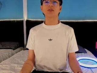 Offline aleaurarashi on CamSoda