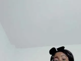 Offline alejandra-cortes on CamSoda