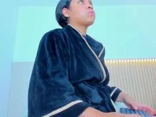 Freechat alene-saenz on CamSoda