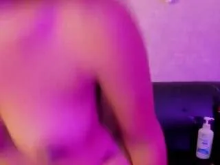 Freechat alina-chapman on CamSoda