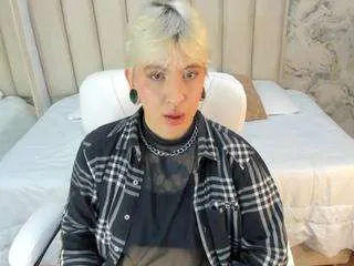 Offline amyhouse on CamSoda