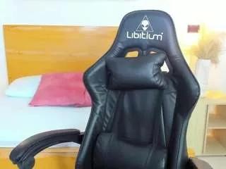 anahi17x from CamSoda