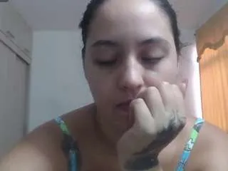 Freechat anthonelaaqueen on CamSoda