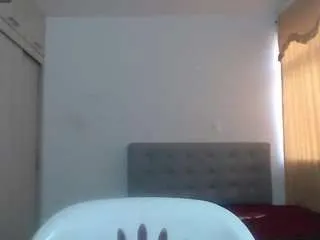 Freechat anthonelaaqueen on CamSoda