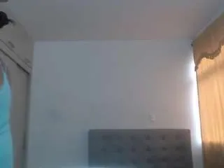 Freechat anthonelaaqueen on CamSoda