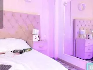 Offline antonia-star on CamSoda