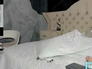 Offline antonia-star on CamSoda