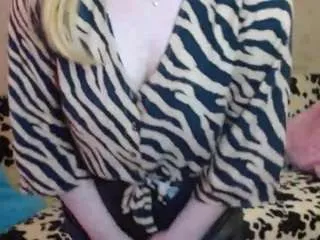 Offline arieltasty on CamSoda