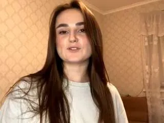 asleycromer — Blow kisses to everyone [11 tokens remaining]