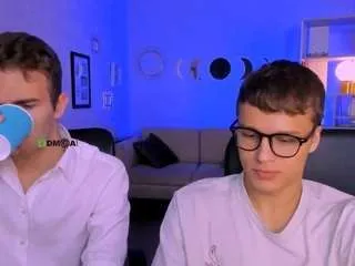 astren-villo — One button on a shirt [150 tokens remaining]