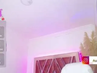 Offline aurora-brown on CamSoda