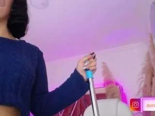 Offline aurora-brown on CamSoda