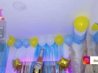 Offline aurora-brown on CamSoda