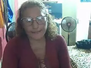 babsy-squirt on CamSoda 