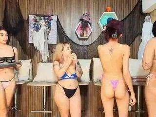 Offline baby33hot on CamSoda