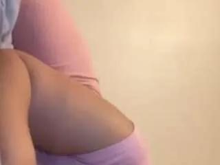 CamSoda beautylovess is Away beautylovess — Golden Ticket Show In Progress. Tip 200 to join the show